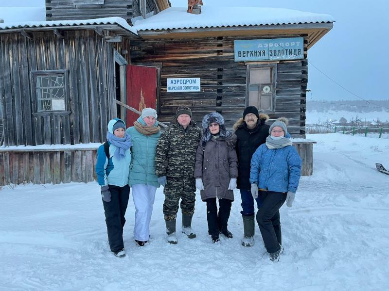 Врачи на Зимнем берегу